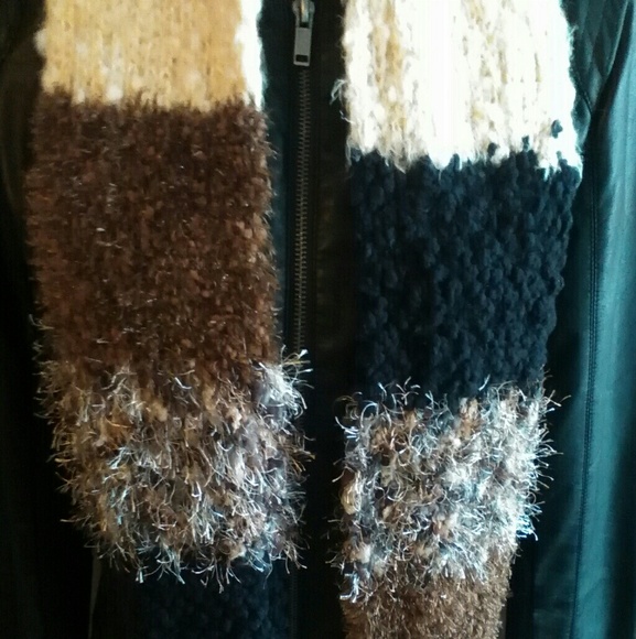 Gorgeous super soft sparkly long scarf - Picture 3 of 3